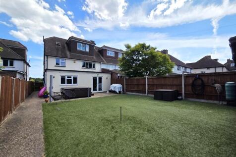 4 bedroom semi-detached house for sale