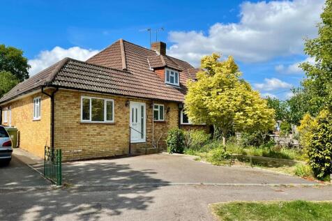 4 bedroom semi-detached bungalow for sale