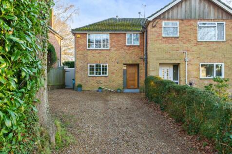 Brownhill Road, Chandler's Ford 3 bed semi