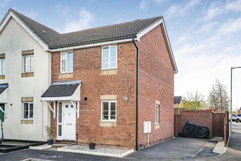 3 bedroom end of terrace house for sale