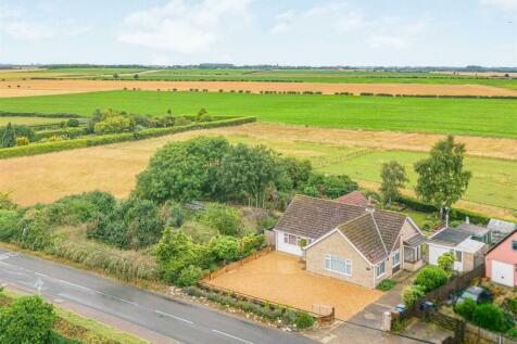 4 bedroom detached bungalow for sale