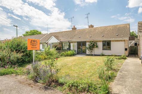 2 bedroom semi-detached bungalow for sale