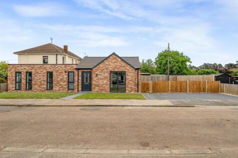 Newport Avenue, Fordham CB7 2 bed detached bungalow for sale