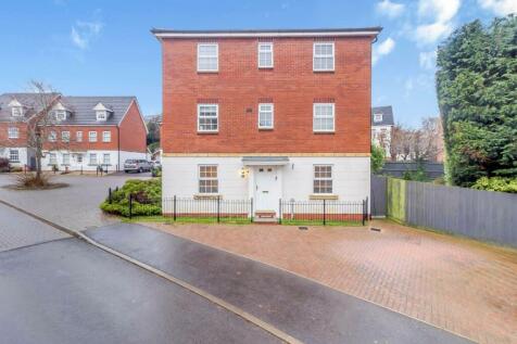 6 bedroom detached house for sale