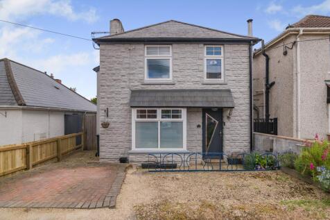 Crossway, Rogiet, Caldicot 3 bed detached house for sale