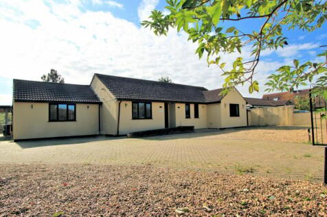 4 bedroom detached bungalow for sale