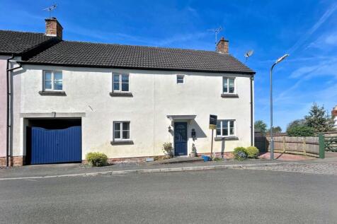 4 bedroom terraced house for sale
