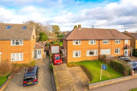 Westfields, St. Albans, Hertfordshire 3 bed semi