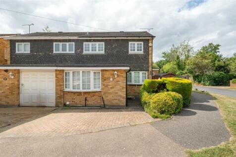 St. Lawrence Way, Bricket Wood, St.... 3 bed semi