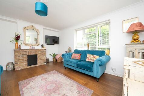 South Close, St. Albans, Hertfordshire 3 bed terraced house for sale