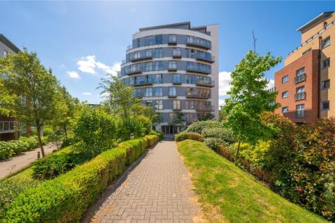 Charrington Place, St. Albans... 2 bed flat for sale