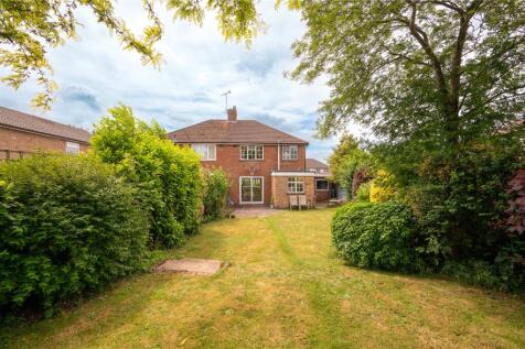 Stanmount Road, St. Albans... 3 bed semi