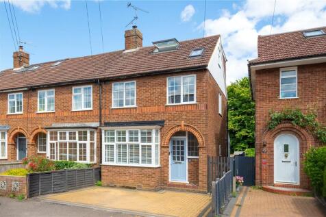 3 bedroom end of terrace house for sale