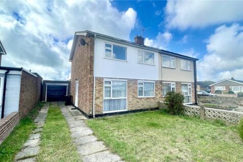 Drake Avenue, Langney Point... 3 bed semi