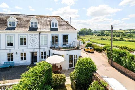 Countess Wear Road, Exeter, Devon, EX2 4 bed semi