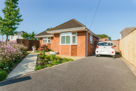 2 bedroom detached bungalow for sale