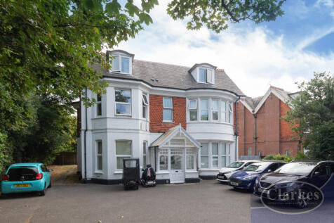 Studio flat for sale