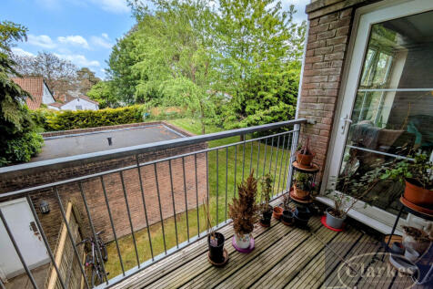 Spacious Flat, Richmond Park Road 2 bed flat for sale