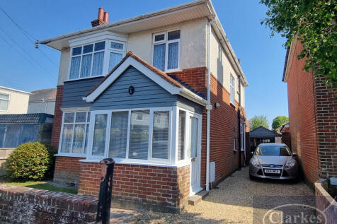 Great Family Home, Marks Road... 3 bed detached house for sale