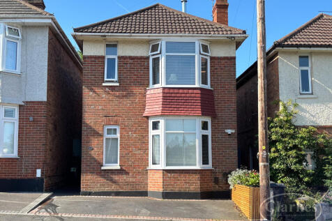 Acland Road, Bournemouth 3 bed detached house for sale