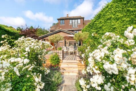 2 Cricket Close, Crawley, SO21 4 bed semi