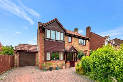 4 bedroom detached house for sale