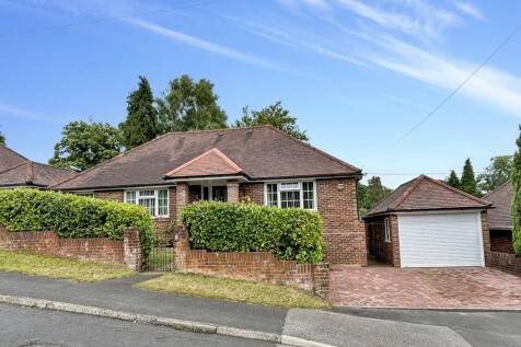 4 bedroom detached bungalow for sale