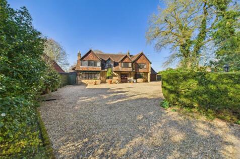 6 bedroom detached house for sale
