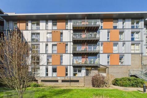 Commonwealth Drive, Crawley 2 bed apartment for sale