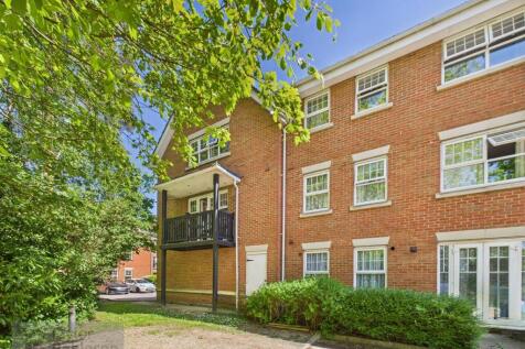 Pound Hill, Crawley 2 bed apartment for sale