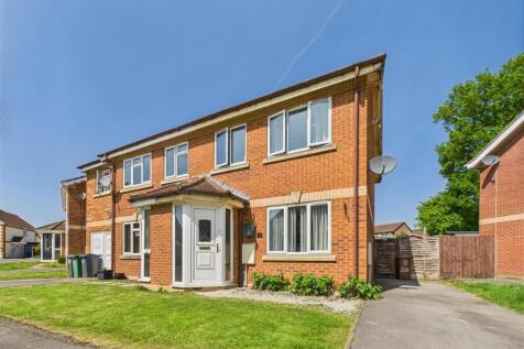 Rooks Nest Close, Chippenham SN15 3 bed semi