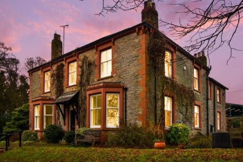 6 bedroom detached house for sale