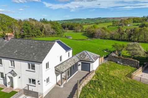 5 bedroom semi-detached house for sale