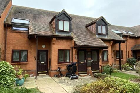 Fegans Court, Stony Stratford, Milton... 2 bed sheltered housing for sale