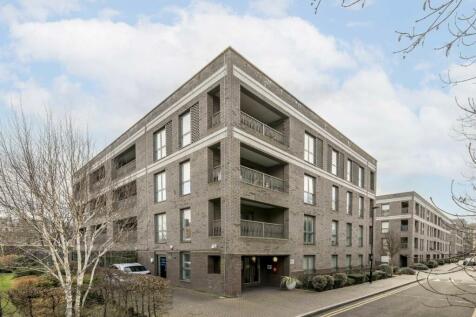 Adenmore Road, London SE6 2 bed flat for sale