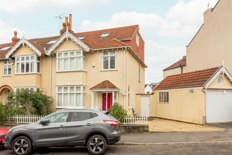 5 bedroom semi-detached house for sale