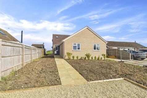 Holliers Close, Chinnor OX39 2 bed semi