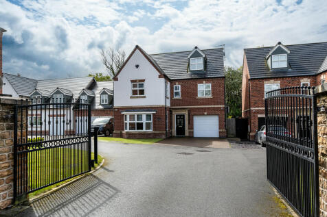 5 bedroom detached house for sale