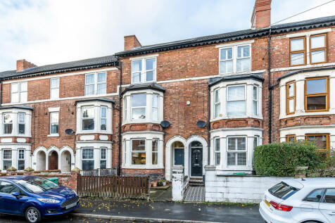 4 bedroom terraced house for sale