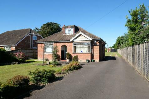 4 bedroom detached bungalow for sale