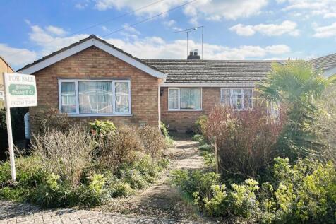 2 bedroom semi-detached bungalow for sale