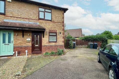 Braemar Crescent, Northampton 2 bed semi