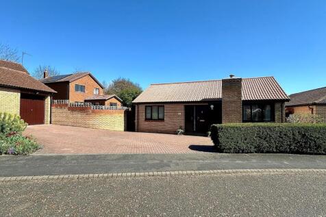 Grangewood, East Hunsbury... 2 bed detached bungalow for sale