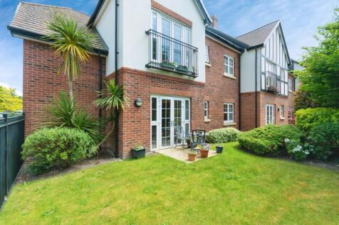 Ravenshaw Court, Four Ashes Road... 1 bed apartment for sale