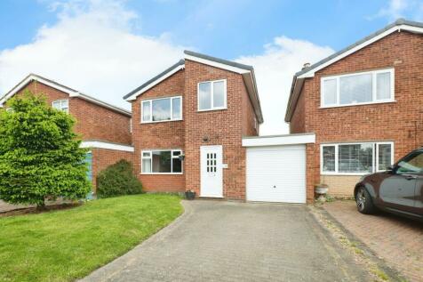 3 bedroom link detached house for sale