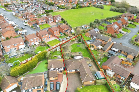 Maldale, Wilnecote, Tamworth 3 bed detached bungalow for sale