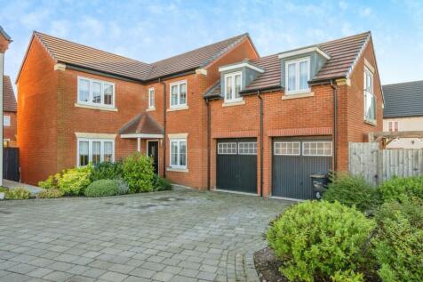 Bellingham Grove, Tamworth 5 bed detached house for sale