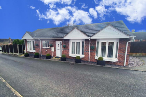 2 bedroom detached bungalow for sale