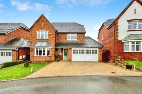 4 bedroom detached house for sale