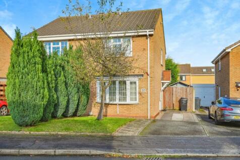 2 bedroom semi-detached house for sale